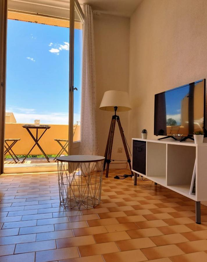 Apartament Coquet Studio Avec Belle Terrasse La Londe-les-Maures Zewnętrze zdjęcie