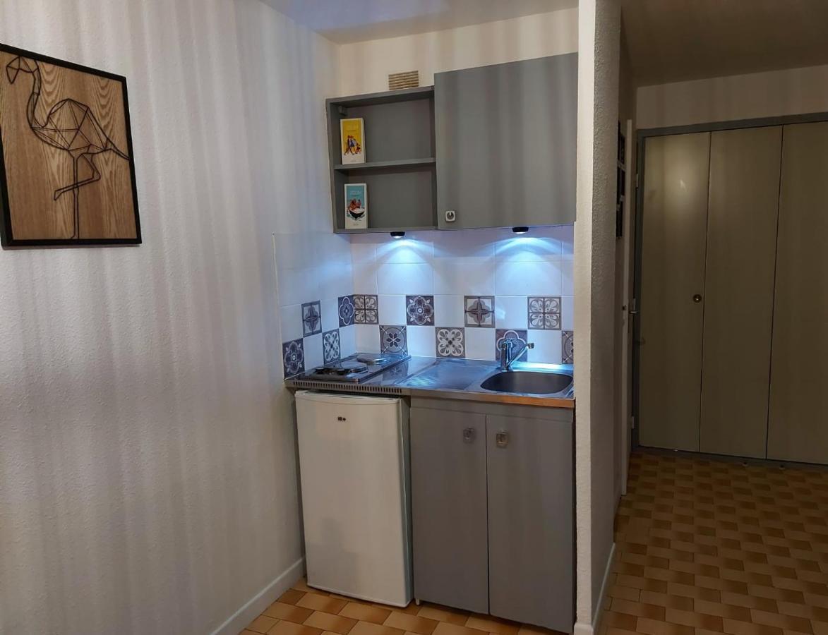 Apartament Coquet Studio Avec Belle Terrasse La Londe-les-Maures Zewnętrze zdjęcie